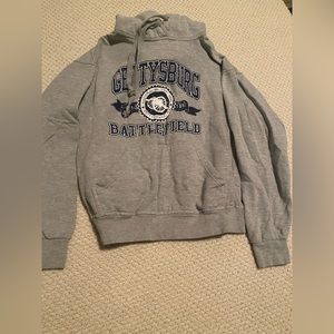 Gettysburg sweatshirt size M fits 5’2 and under